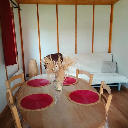 리조트 De La Colagne Bourgs sur Colagne